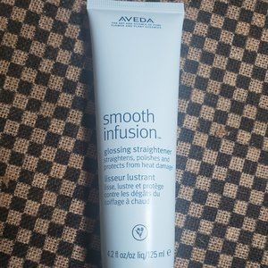 Aveda Smooth infusion Glossing Straightener